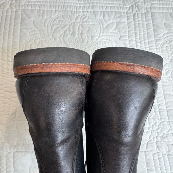 Timberland Black Leather Boots - Picture 5 of 9